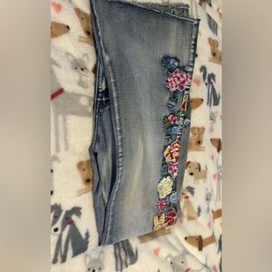 Sz XL Embroidered Flare Jeans